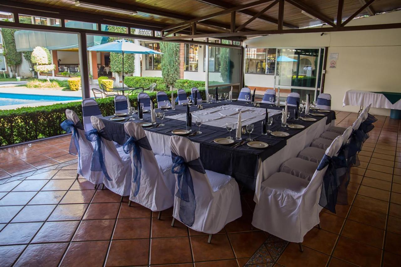 Hotel & Suites Villa Del Sol モレリア エクステリア 写真