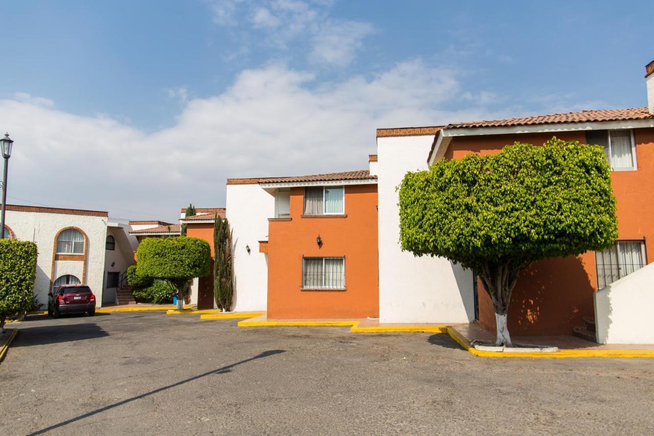 Hotel & Suites Villa Del Sol モレリア エクステリア 写真