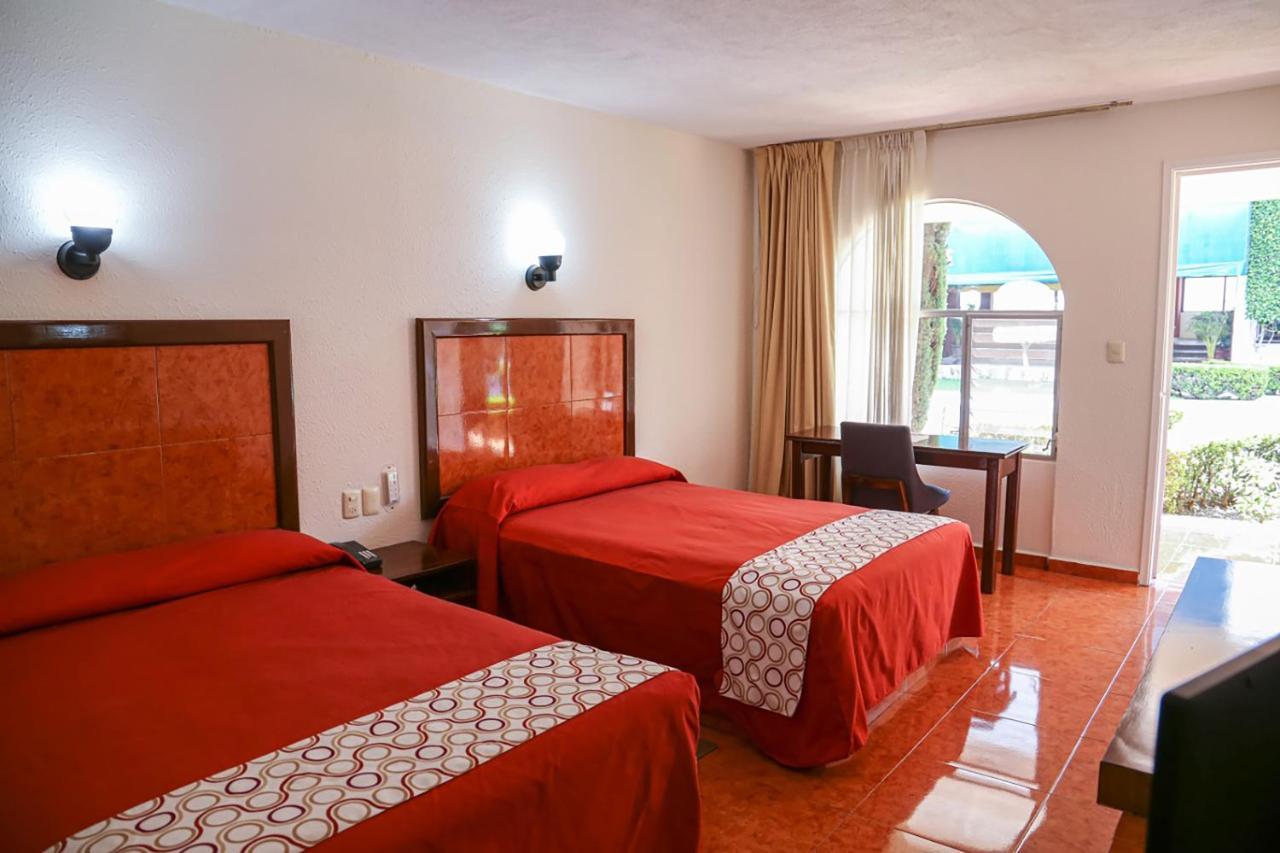 Hotel & Suites Villa Del Sol モレリア エクステリア 写真
