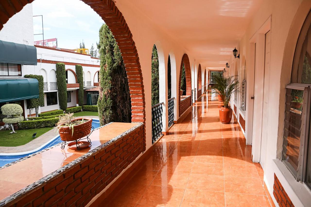 Hotel & Suites Villa Del Sol モレリア エクステリア 写真