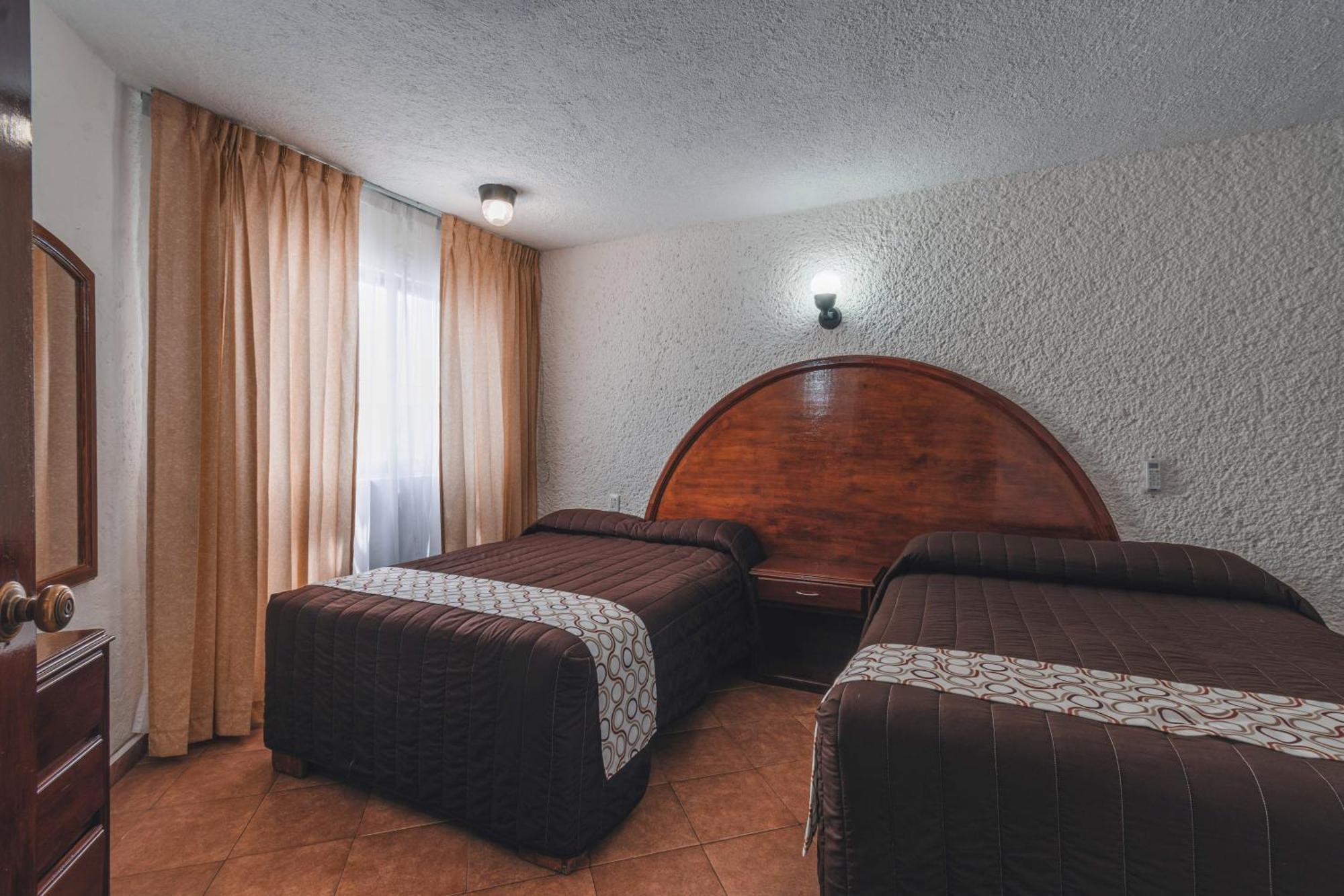 Hotel & Suites Villa Del Sol モレリア エクステリア 写真