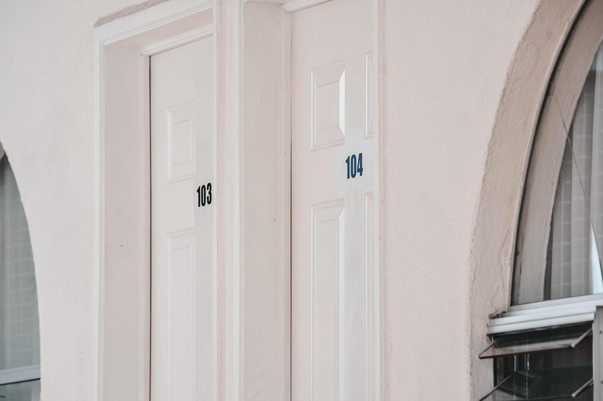 Hotel & Suites Villa Del Sol モレリア エクステリア 写真