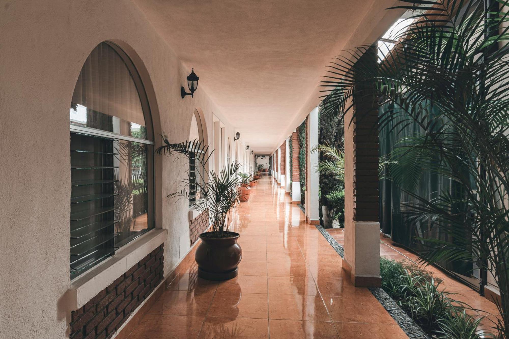 Hotel & Suites Villa Del Sol モレリア エクステリア 写真