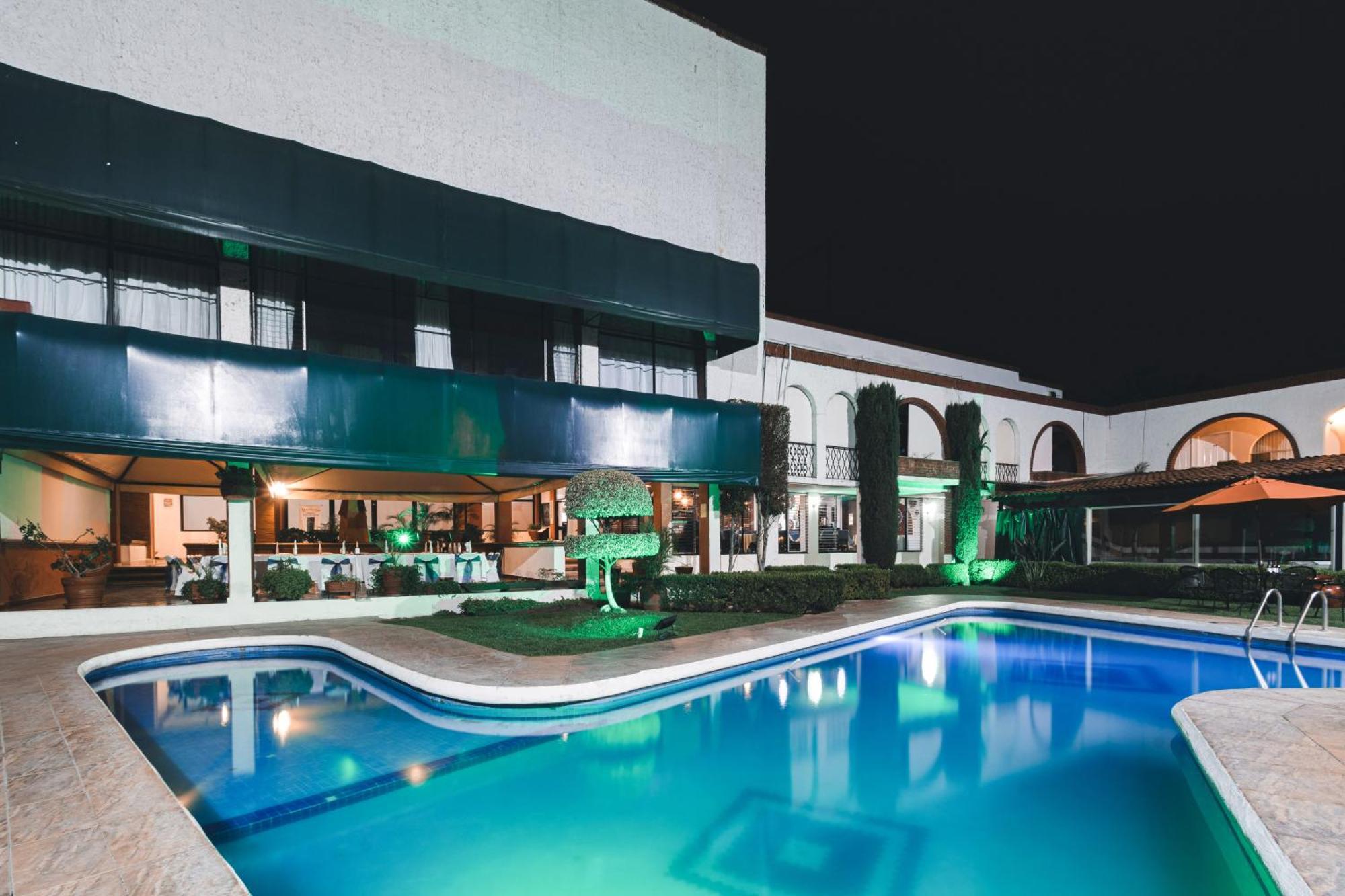 Hotel & Suites Villa Del Sol モレリア エクステリア 写真