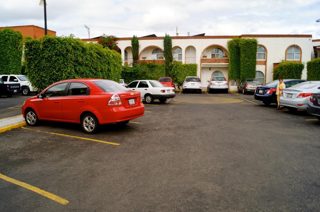 Hotel & Suites Villa Del Sol モレリア エクステリア 写真