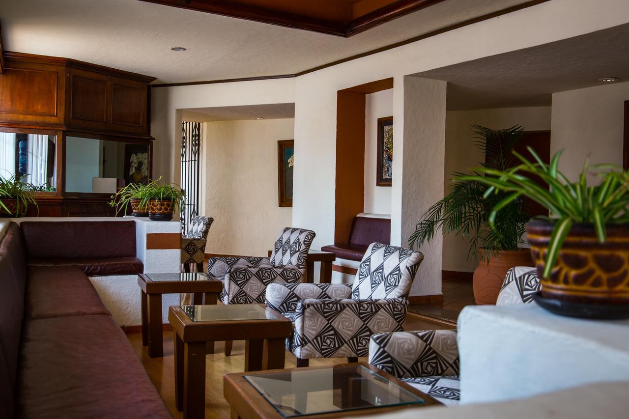 Hotel & Suites Villa Del Sol モレリア エクステリア 写真